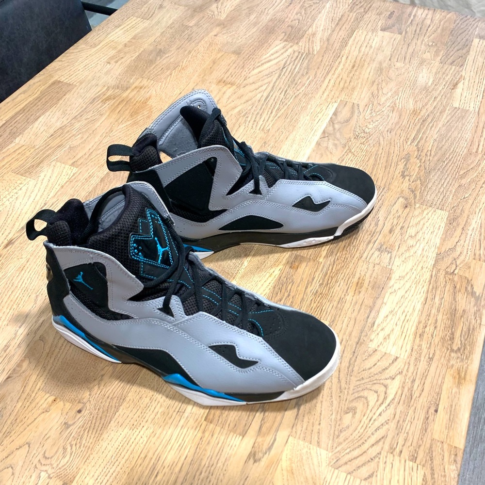 Jordan True Flights